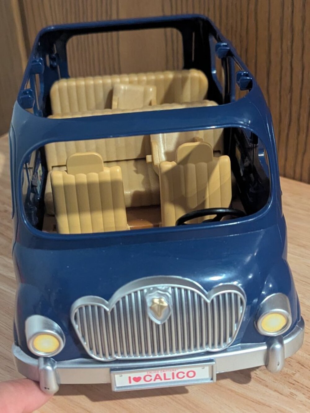 Calico Critters Sylvanian Van Seven Seater Blue w/ Benches & 2 Car Seats